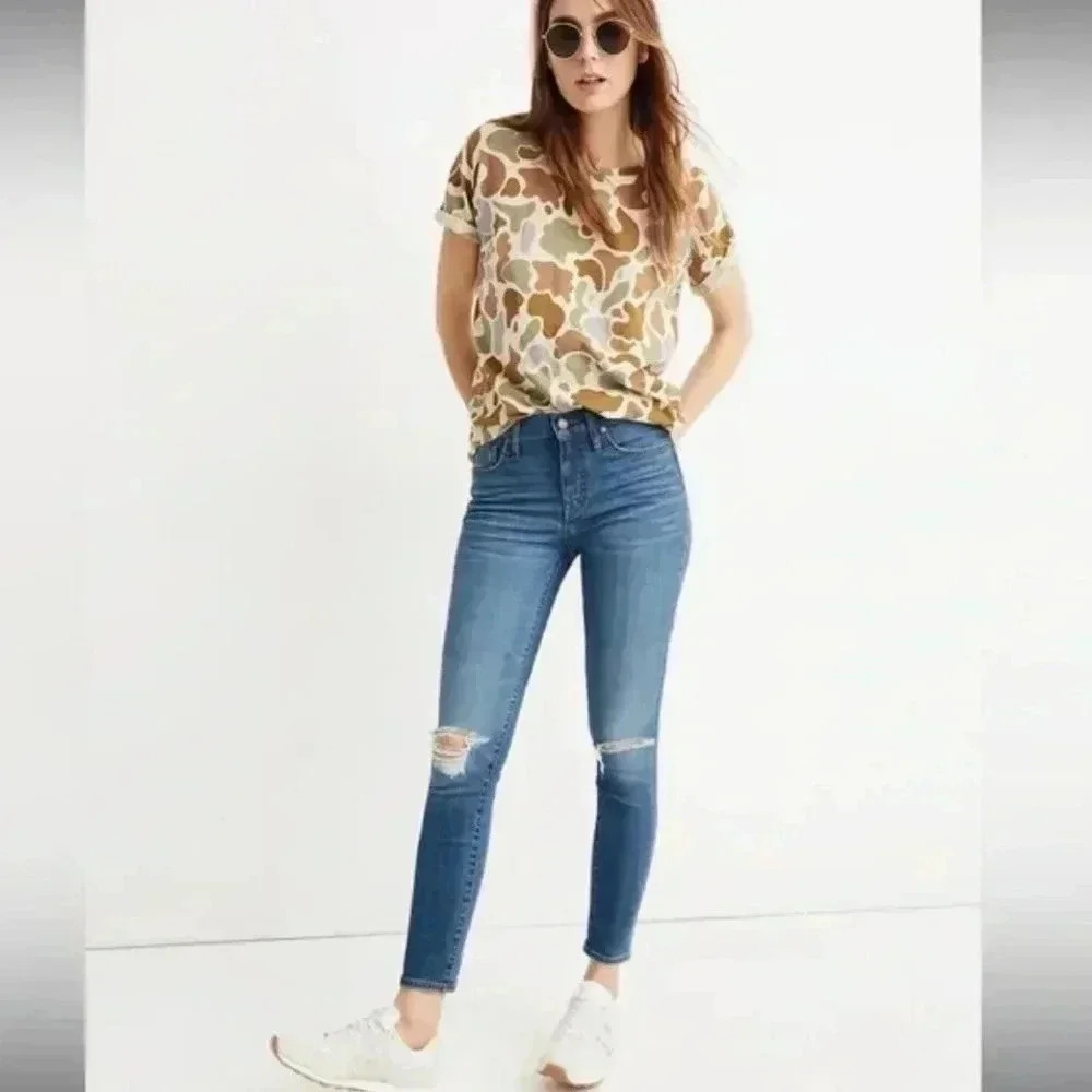 Mid-Rise Skinny Crop Jeans in Delmar Wash: Eco Edition